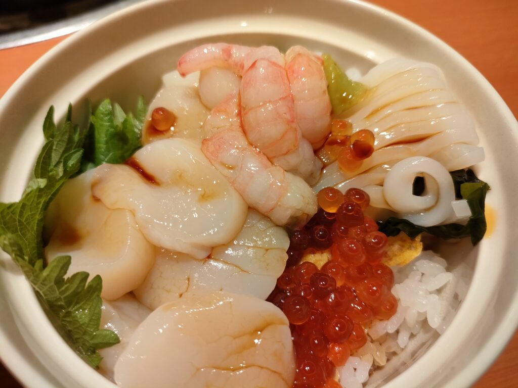 和食さと 食べ放題 北海道フェア ミニ帆立いくら丼 全部のせ