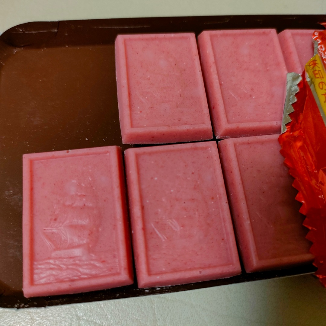 アルフォート　濃いイチゴ